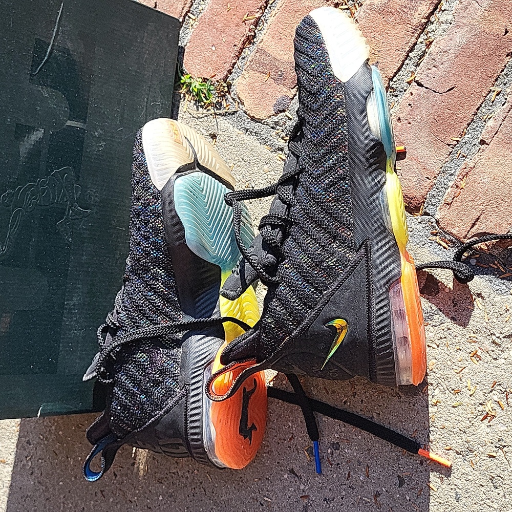 Lebron Nike XVI - Picture 6 of 7
